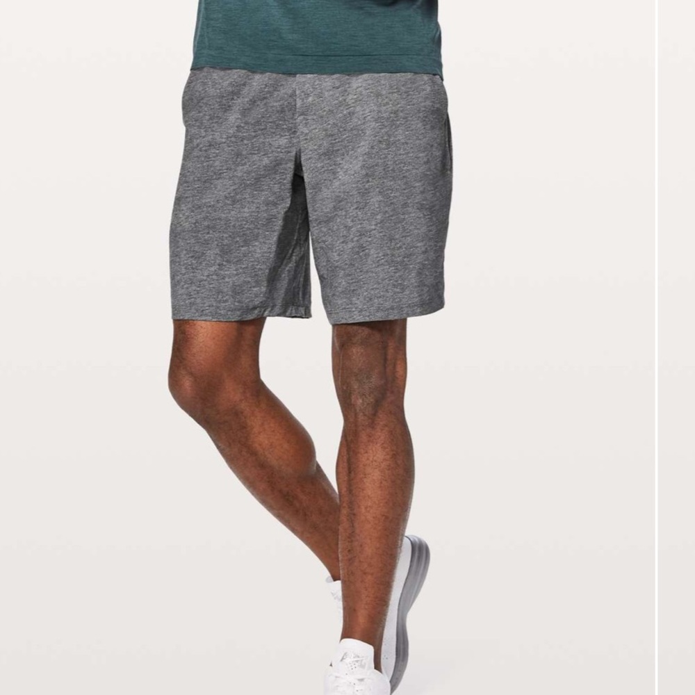 Lululemon Men’s Pace Breaker Short Linerless green white sz Medium EUC